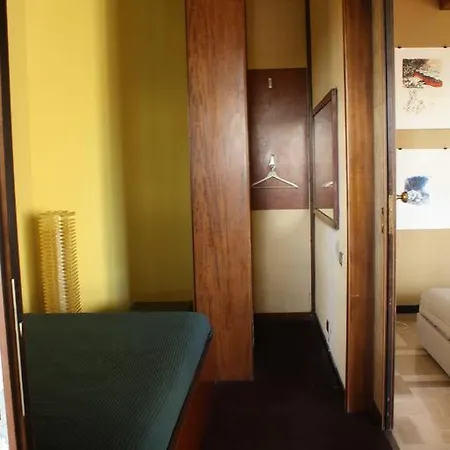 Living In The Archeosites, Garage, Bikes Apartment *
